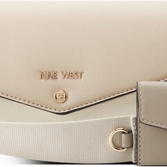 Peaches Crossbody Flap Bag - Stylish Design with Adjustable Strap & Card Case - Picture 1 of 4